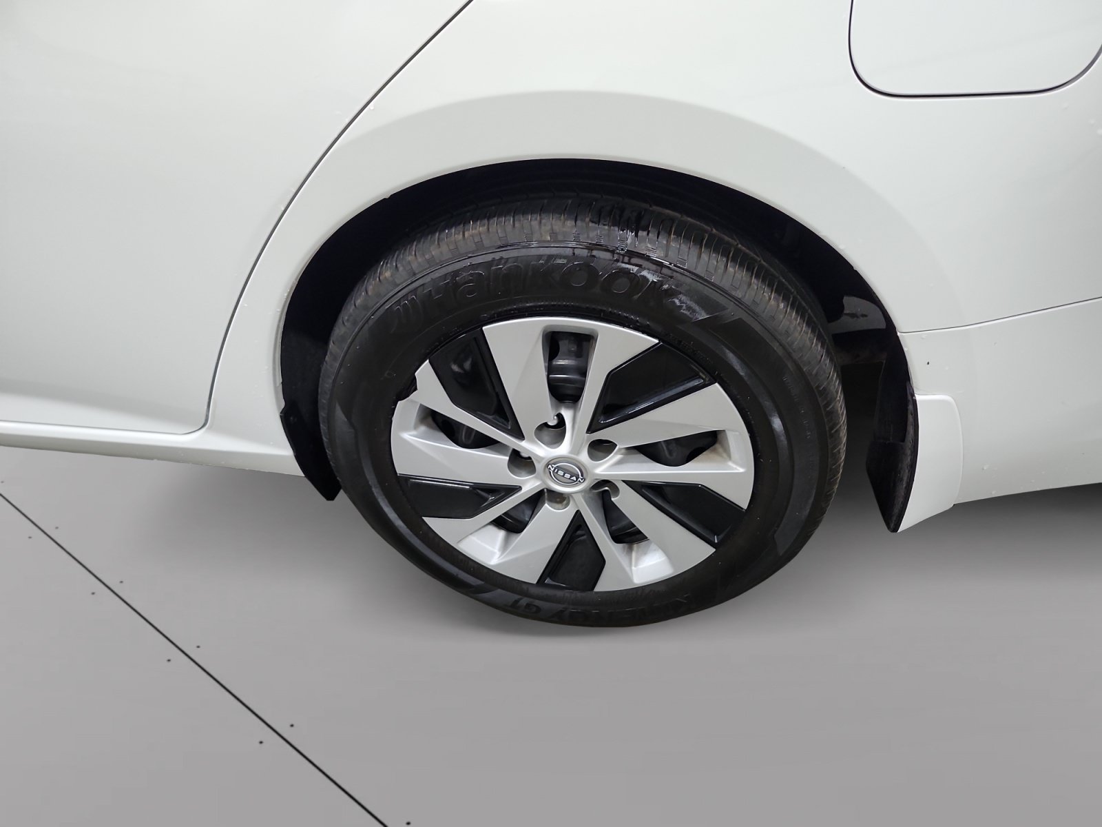Used 2024 Nissan Altima 2.5 S FWD image 14
