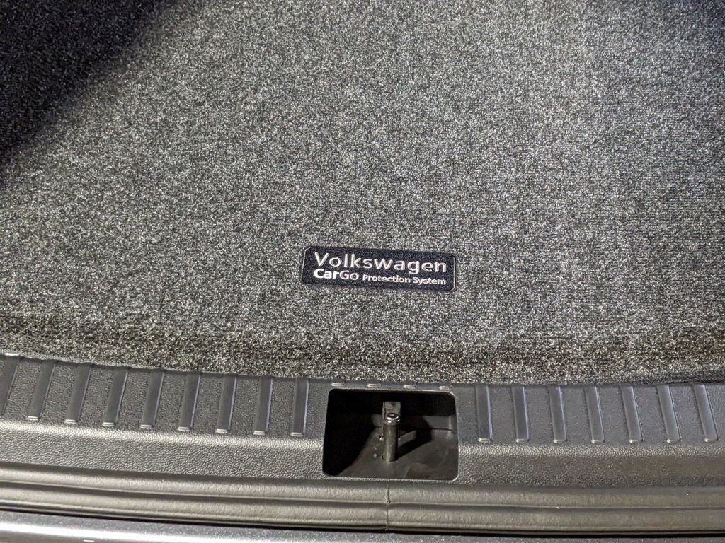 New 2025 Volkswagen Taos SE image 28