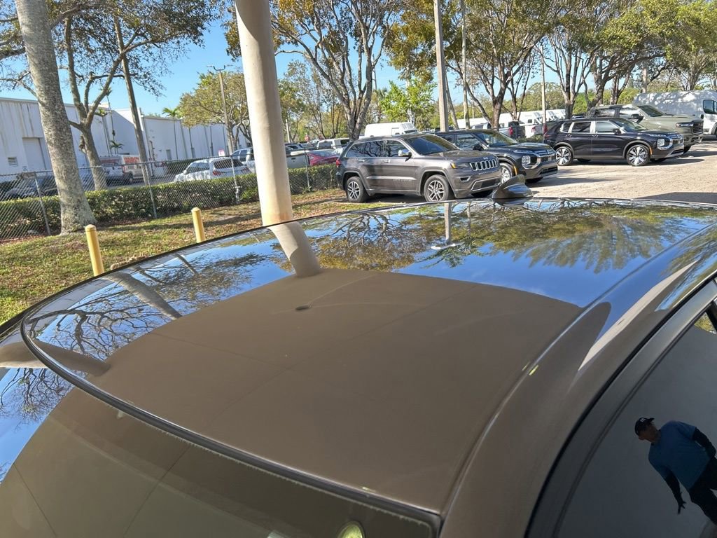 Used 2023 Dodge Charger R/T w/ Blacktop Package image 16
