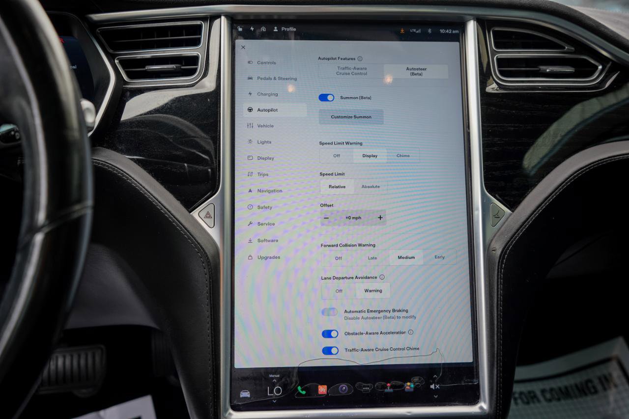 Used 2016 Tesla Model S 70 image 13