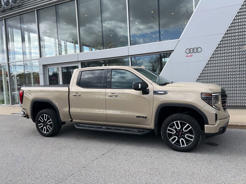 Used 2023 GMC Sierra 1500 AT4 w/ AT4 Premium Package AWD/4WD image 12