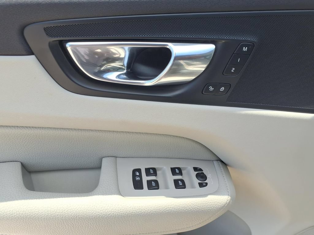 Used 2018 Volvo XC60 T6 Inscription w/ Convenience Package AWD/4WD image 23