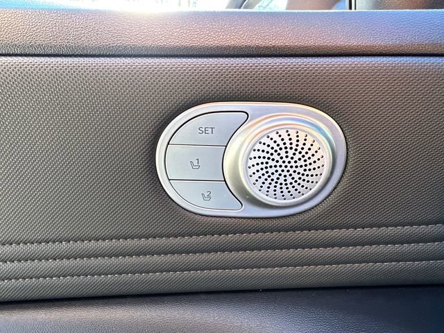 Used 2023 Hyundai Elantra Limited FWD image 24