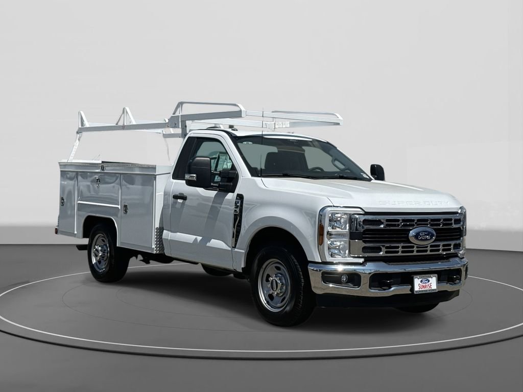 New 2025 Ford F350 XL w/ XL Chrome Package image 4