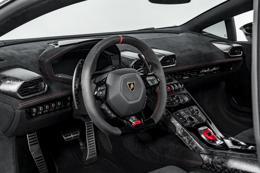 Used 2018 Lamborghini Huracan Performante AWD/4WD image 12