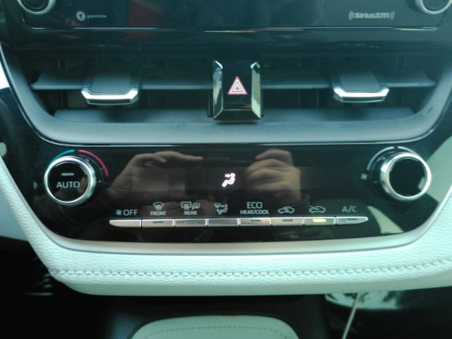 Used 2022 Toyota Corolla SE image 38