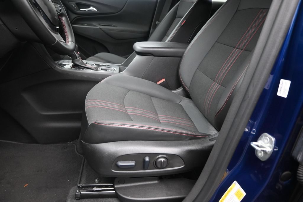 Used 2023 Chevrolet Equinox RS FWD image 16