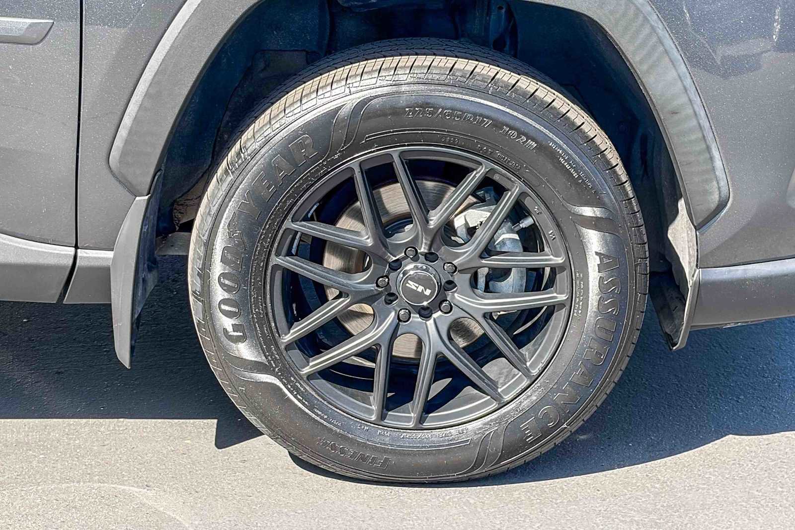 Used 2019 Toyota RAV4 LE image 9