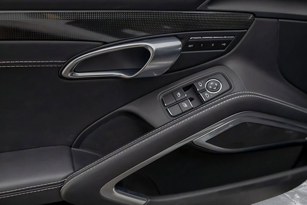 Used 2019 Porsche 911 Turbo S image 19
