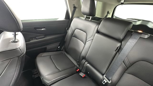 New 2026 Nissan Pathfinder SL image 14