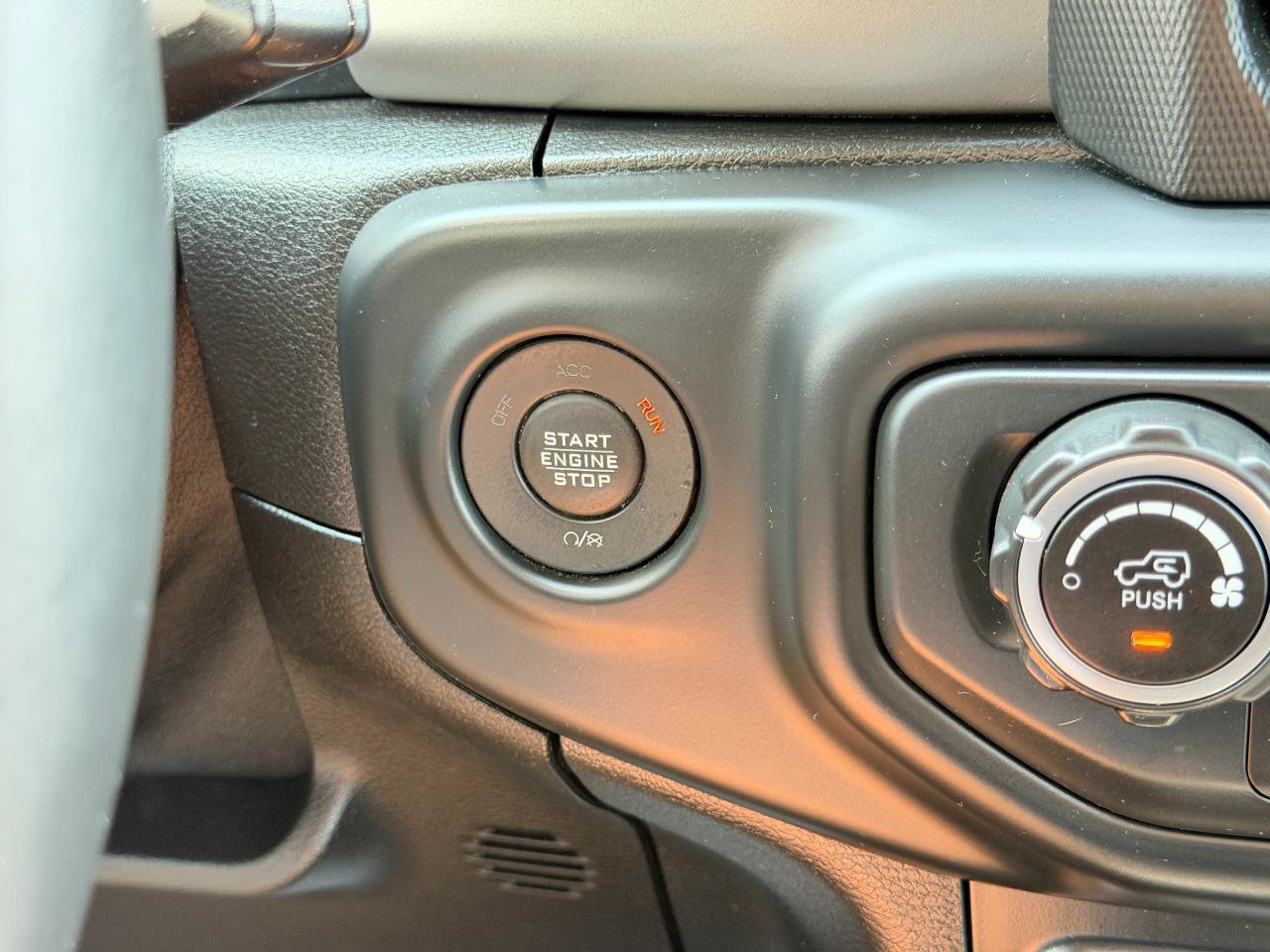 Used 2018 Jeep Wrangler Unlimited Sport S AWD/4WD image 20