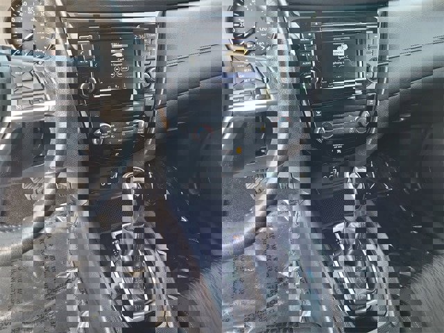 Used 2018 Nissan Rogue SV image 14