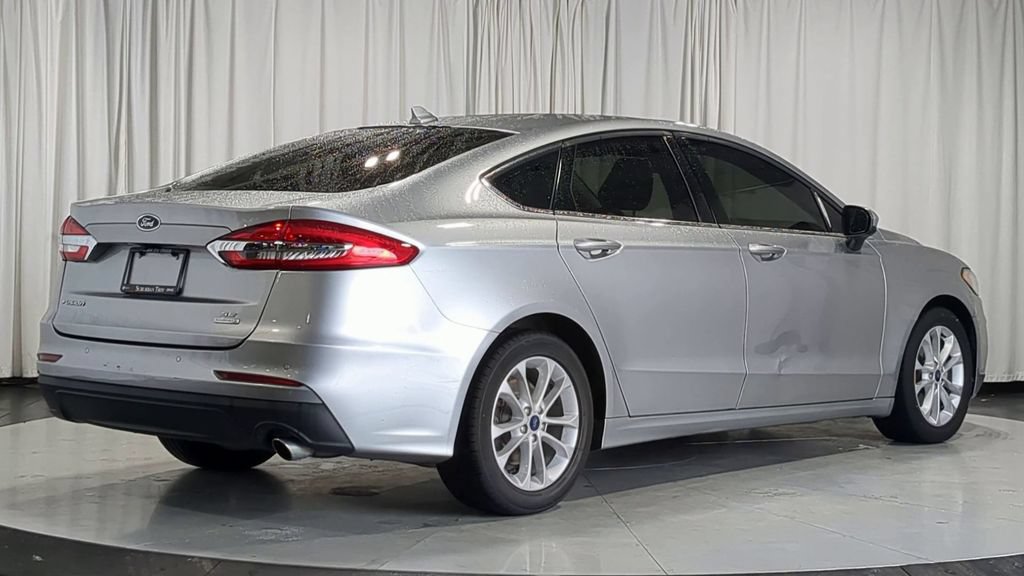 Used 2020 Ford Fusion SE FWD image 10