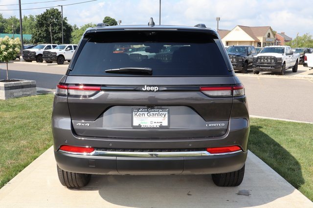 New 2025 Jeep Grand Cherokee Limited w/ Luxury Tech Group II image 33