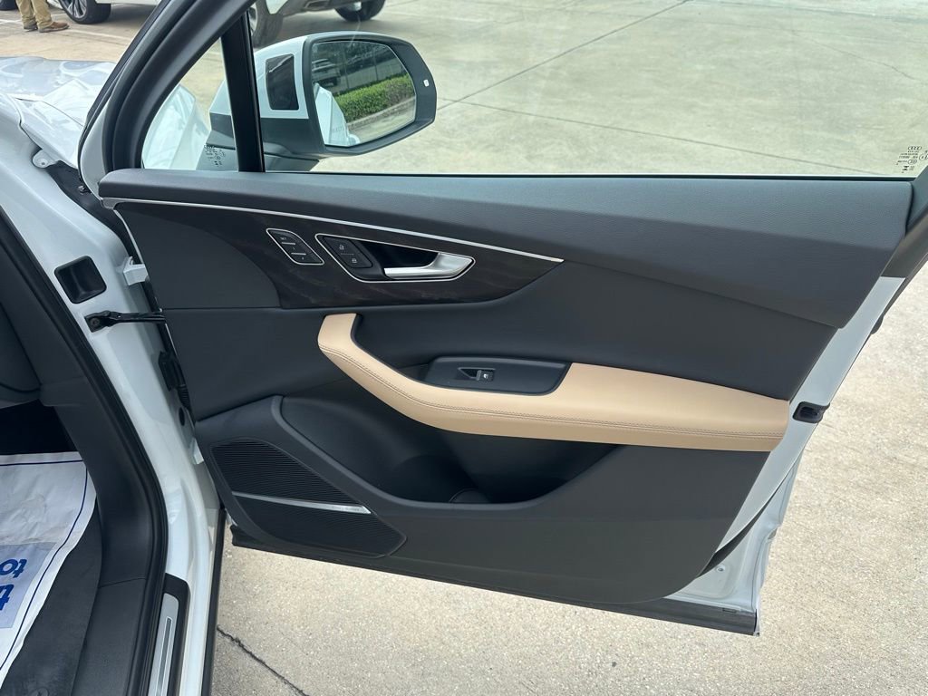 Used 2025 Audi Q7 3.0T Prestige image 30