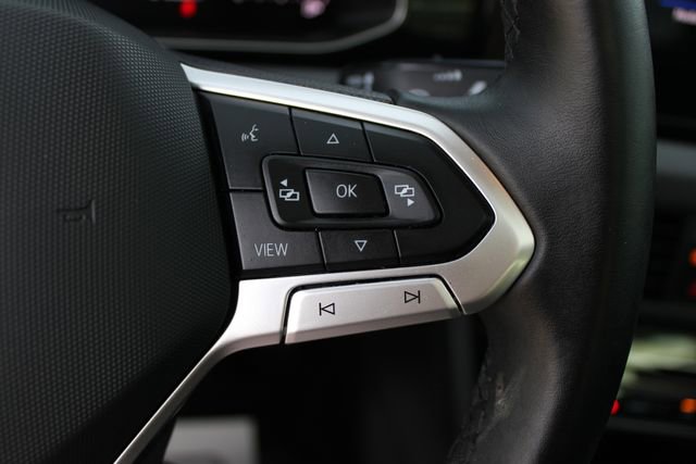 Used 2025 Volkswagen Jetta SE w/ Sunroof Package image 9