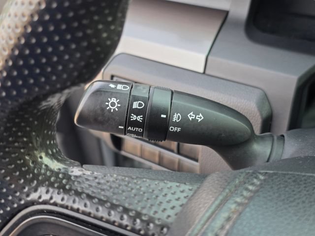 Used 2024 Toyota Tacoma SR5 AWD/4WD image 32
