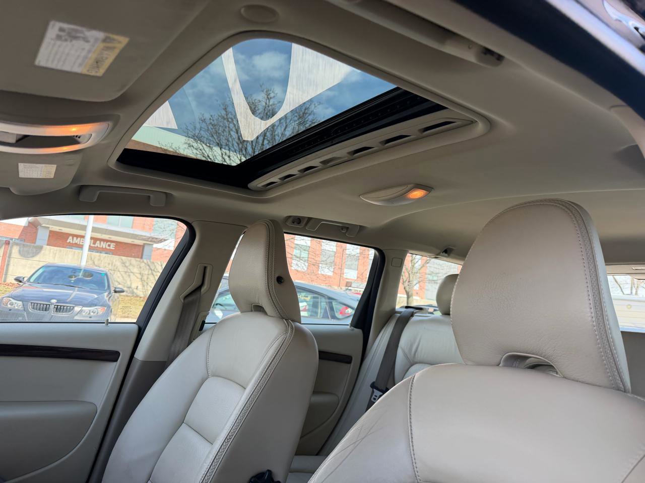 Used 2010 Volvo XC70 T6 image 14