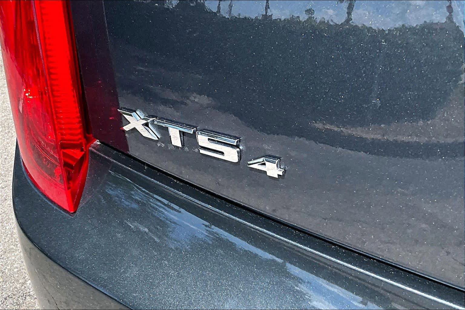 Used 2013 Cadillac XTS Luxury w/ Driver Awareness Package AWD/4WD image 10