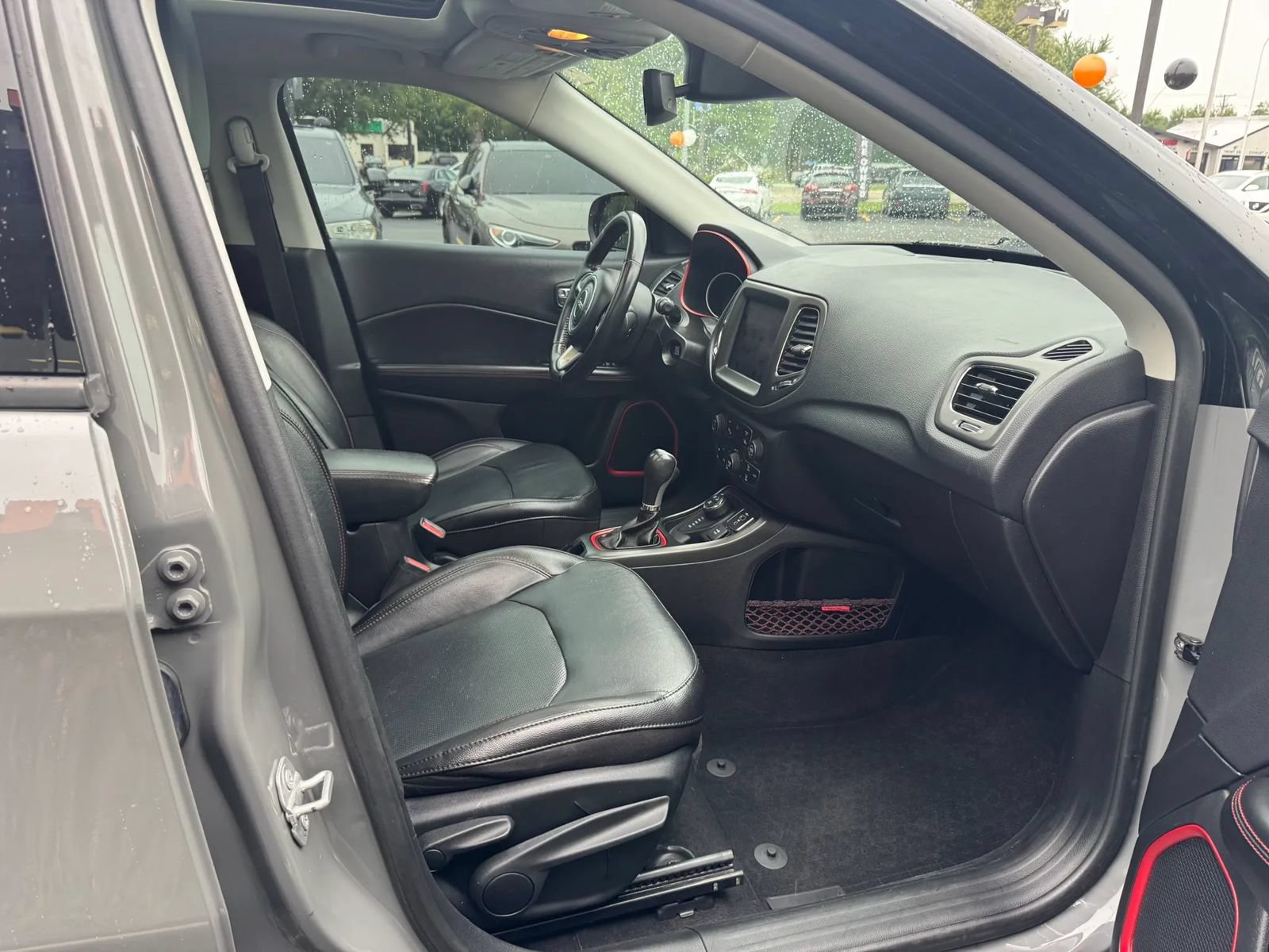Used 2019 Jeep Compass Trailhawk w/ Leather Interior Group AWD/4WD image 11