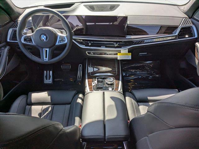 New 2026 BMW X7 M60i image 16