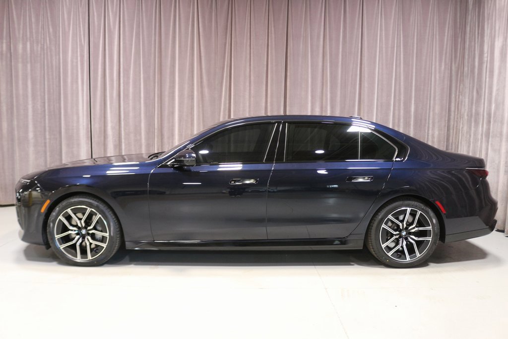 Used 2023 BMW 760i xDrive 760i xDrive image 2