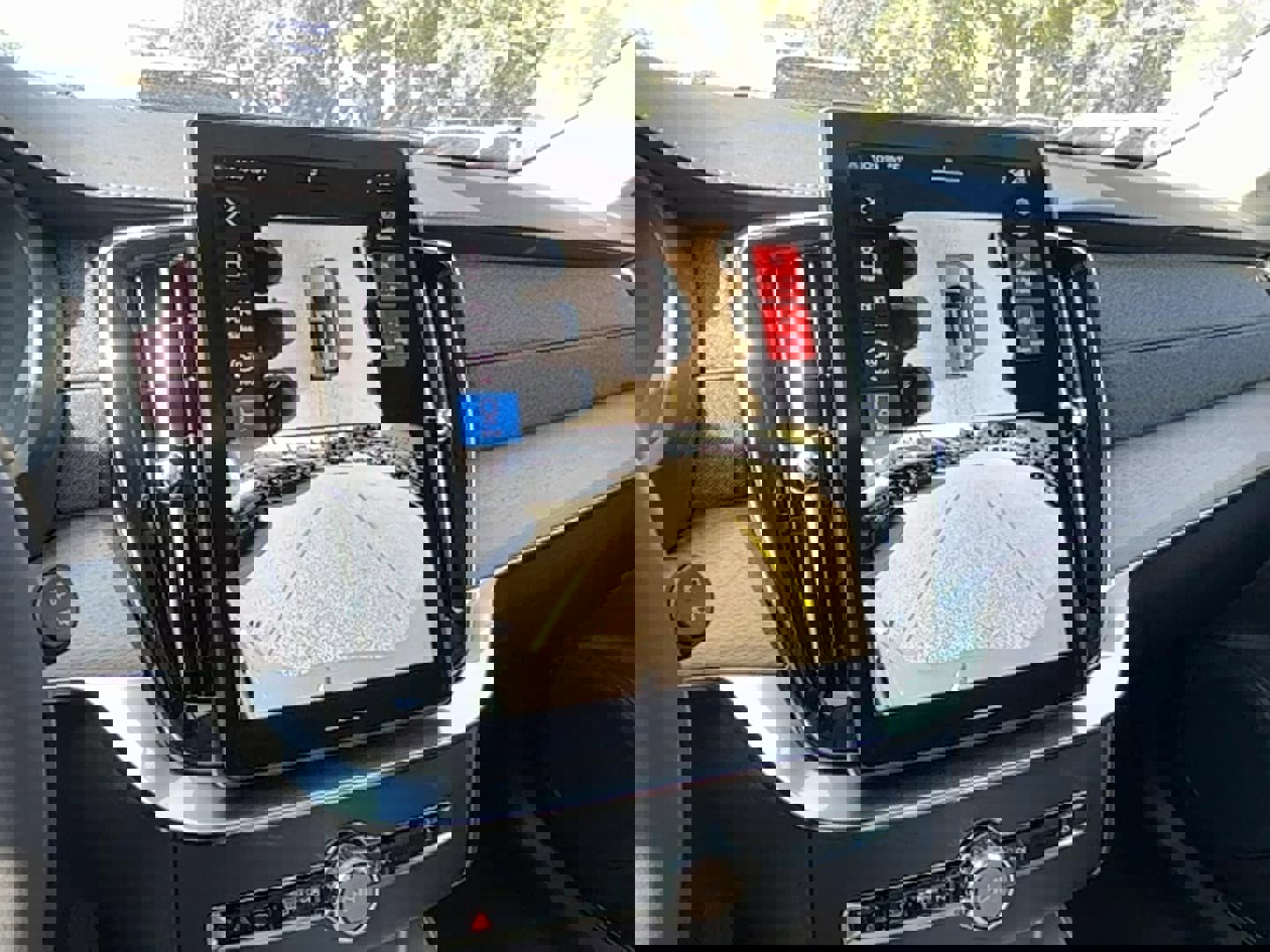 New 2026 Volvo XC90 B5 Plus w/ Protection Package image 24