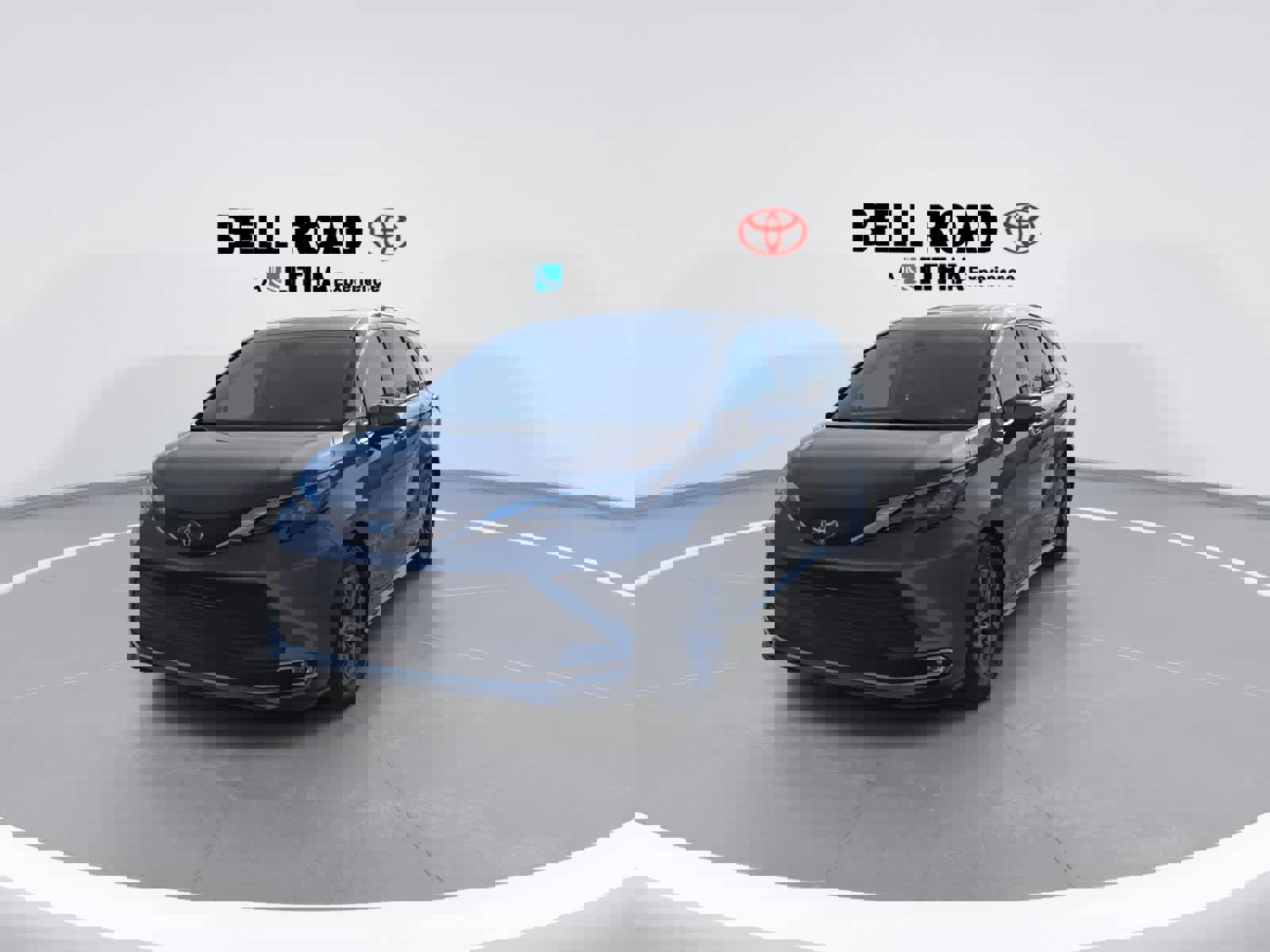 Used 2024 Toyota Sienna XLE image 4