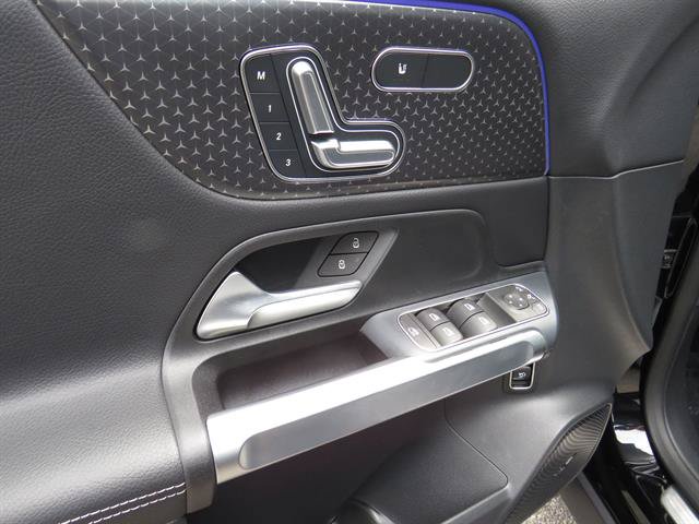 Used 2026 Mercedes-Benz GLB 250 4MATIC image 8