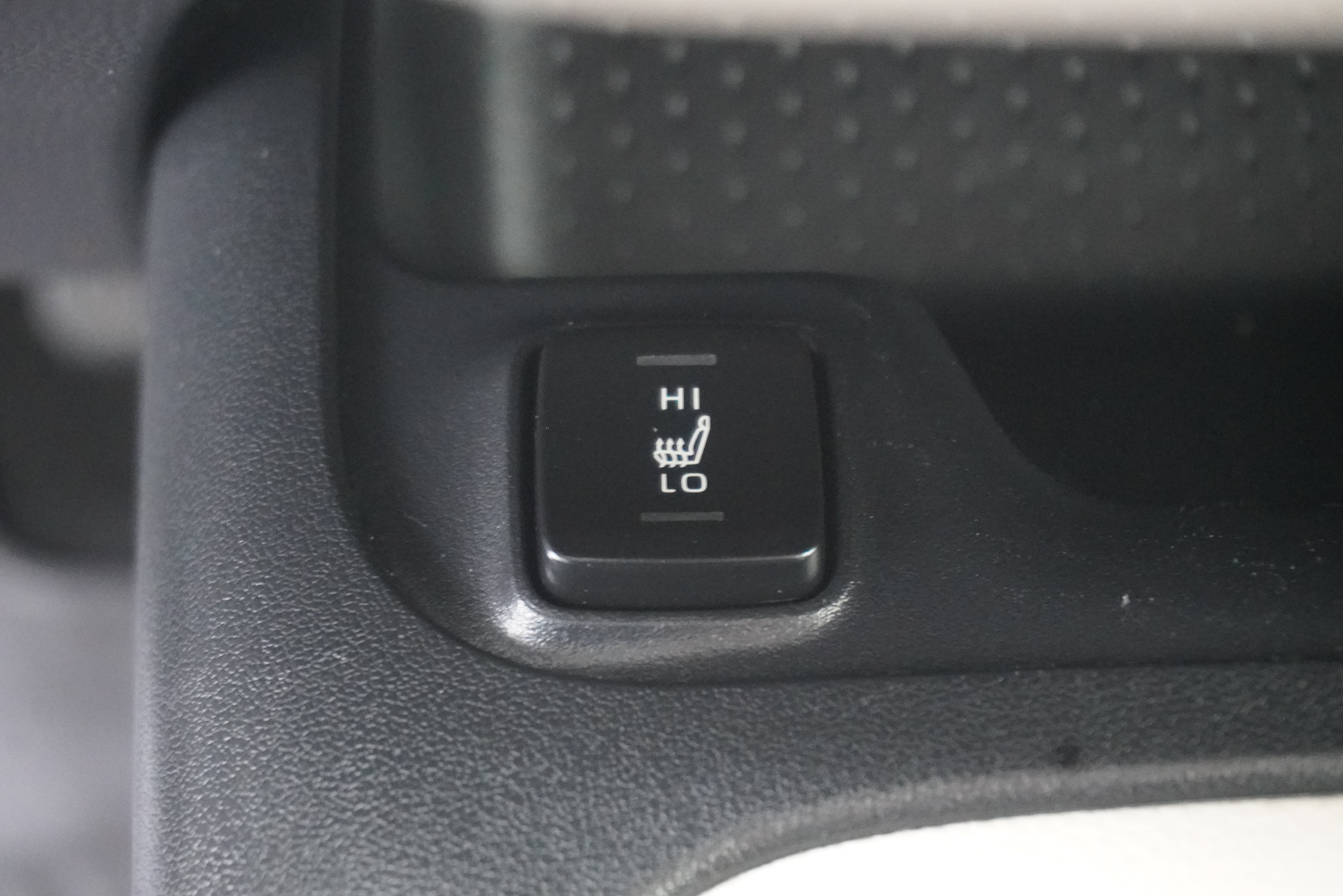 Used 2020 Toyota Corolla XLE FWD image 19