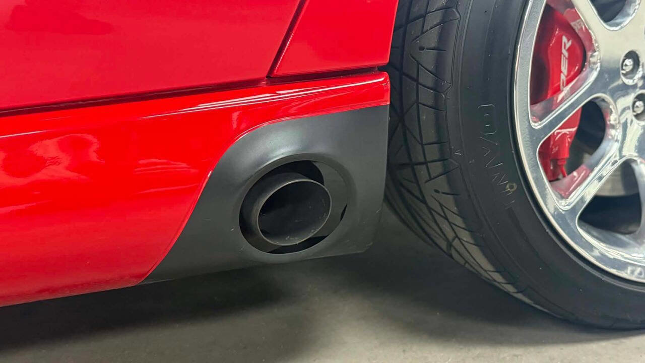 Used 2005 Dodge Viper SRT-10 image 17