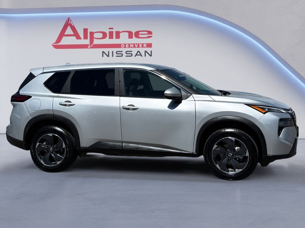 Used 2025 Nissan Rogue SV AWD/4WD image 6