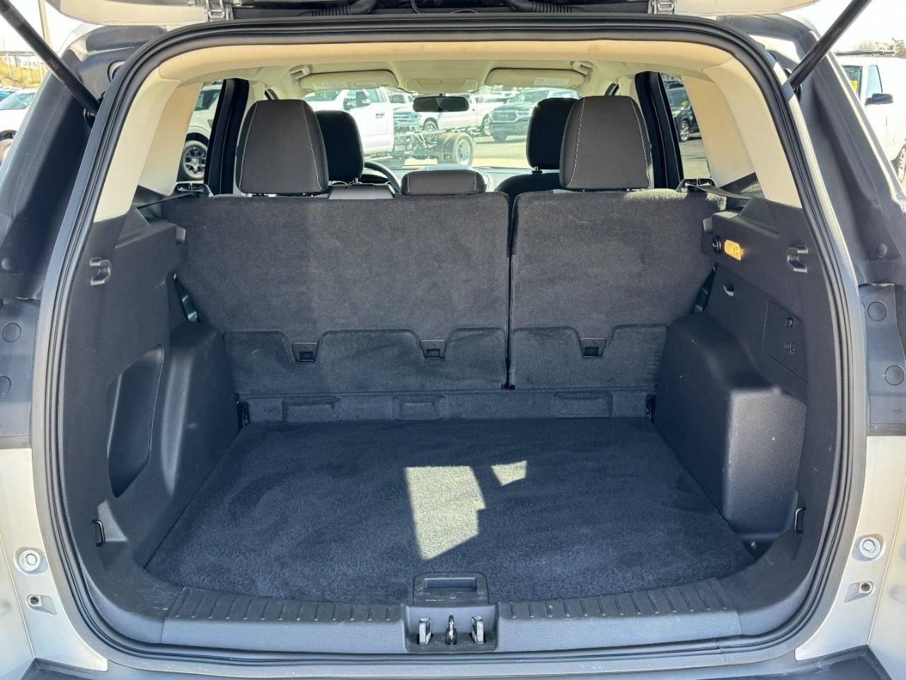 Used 2018 Ford Escape SE w/ SE Sync 3 Package image 6