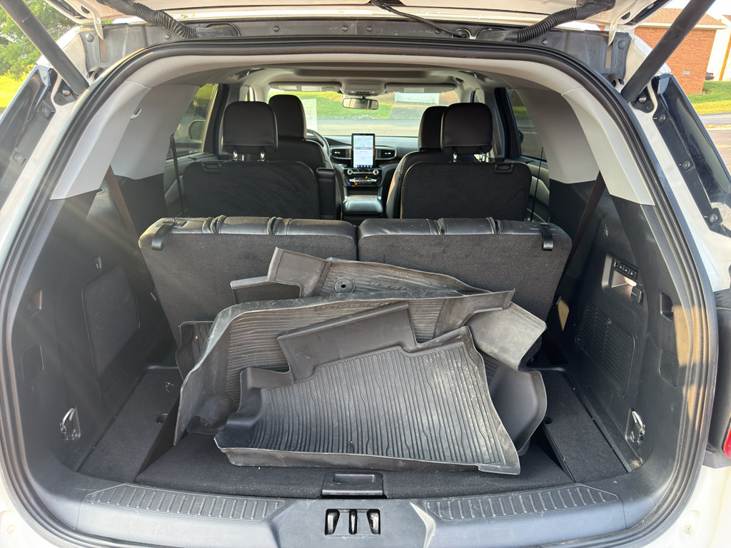 Used 2023 Ford Explorer Limited w/ Limited Technology Package AWD/4WD image 9