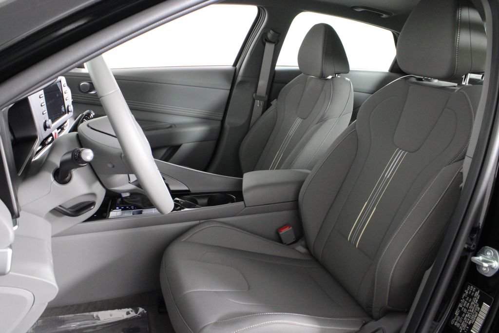 Certified 2026 Hyundai Elantra SEL Sport Premium w/ Cargo Package FWD image 20