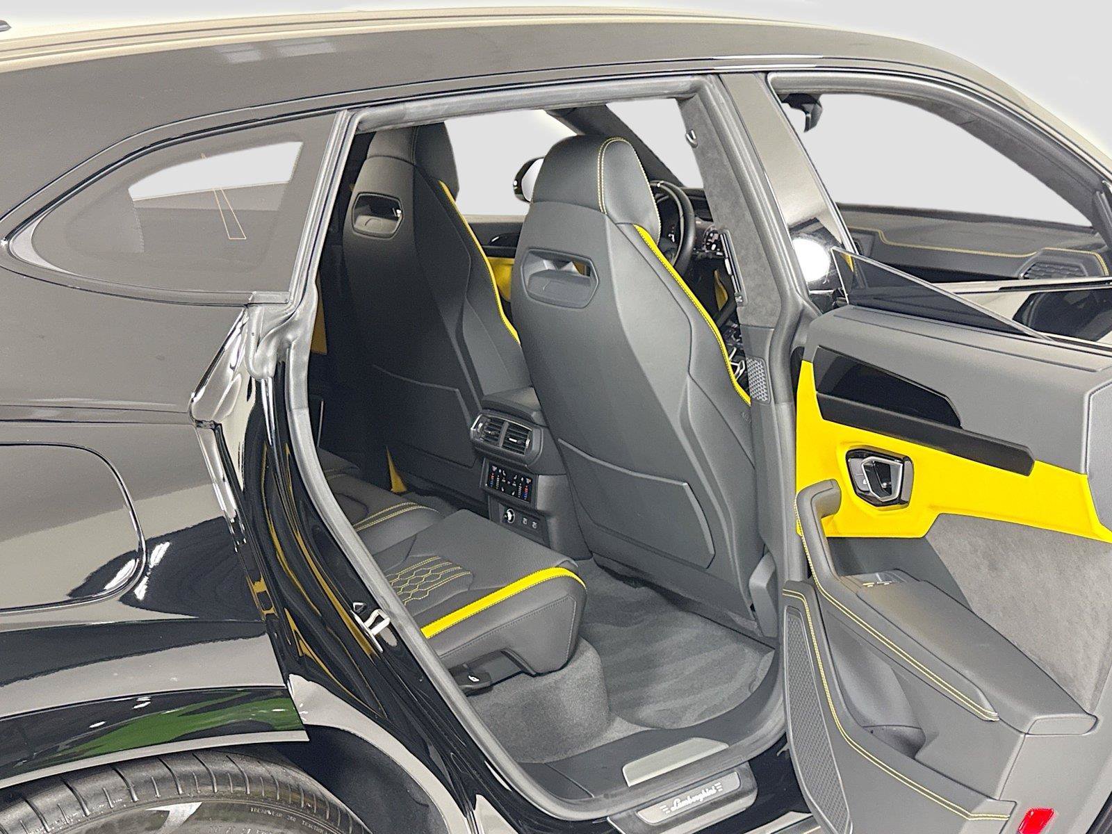 Used 2024 Lamborghini Urus S AWD/4WD image 31
