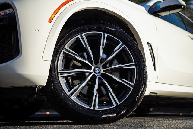 Used 2021 BMW X5 xDrive40i w/ M Sport Package image 17