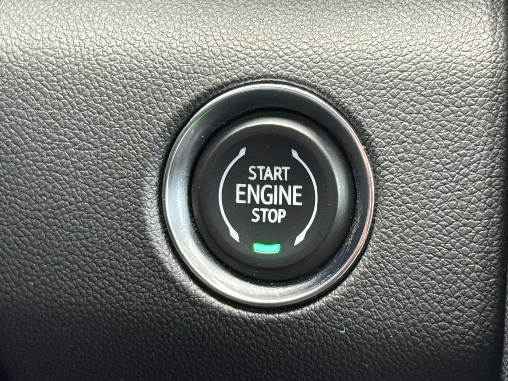 Certified 2025 GMC Acadia Denali w/ Super Cruise Package AWD/4WD image 31