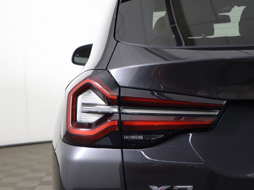 Used 2023 BMW X3 xDrive30i AWD/4WD image 16