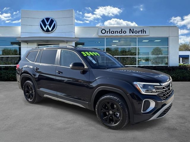 Used 2025 Volkswagen Atlas Peak Edition SE image 1