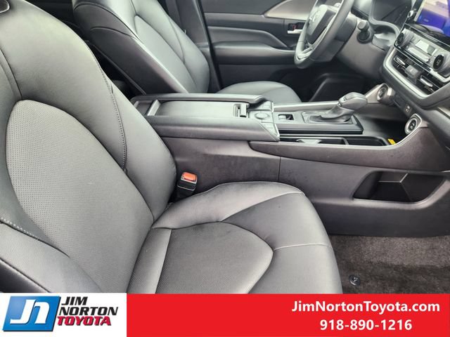 Used 2026 Toyota Grand Highlander FWD image 14