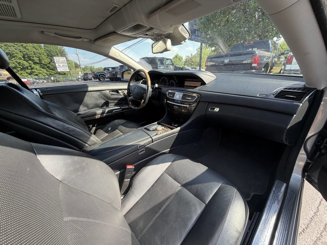 Used 2011 Mercedes-Benz CL 550 4MATIC image 9