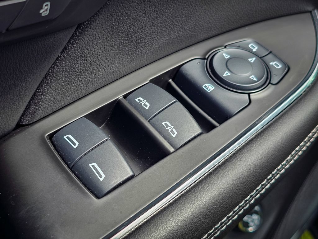 Used 2023 Buick Envision Essence AWD/4WD image 12