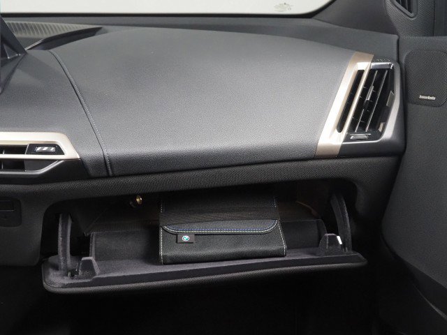 Used 2024 BMW iX xDrive50 w/ Premium Package image 64