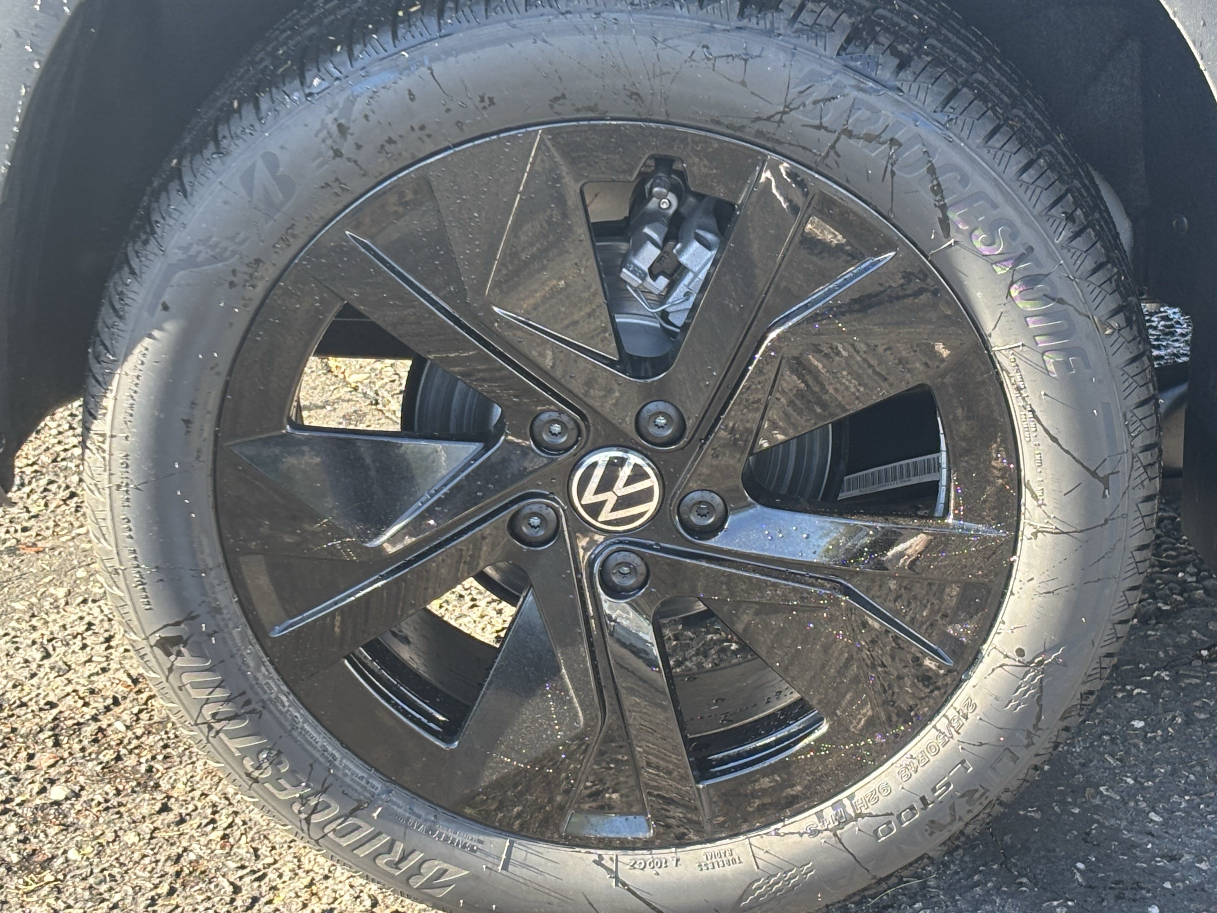 New 2026 Volkswagen Taos SE FWD image 6