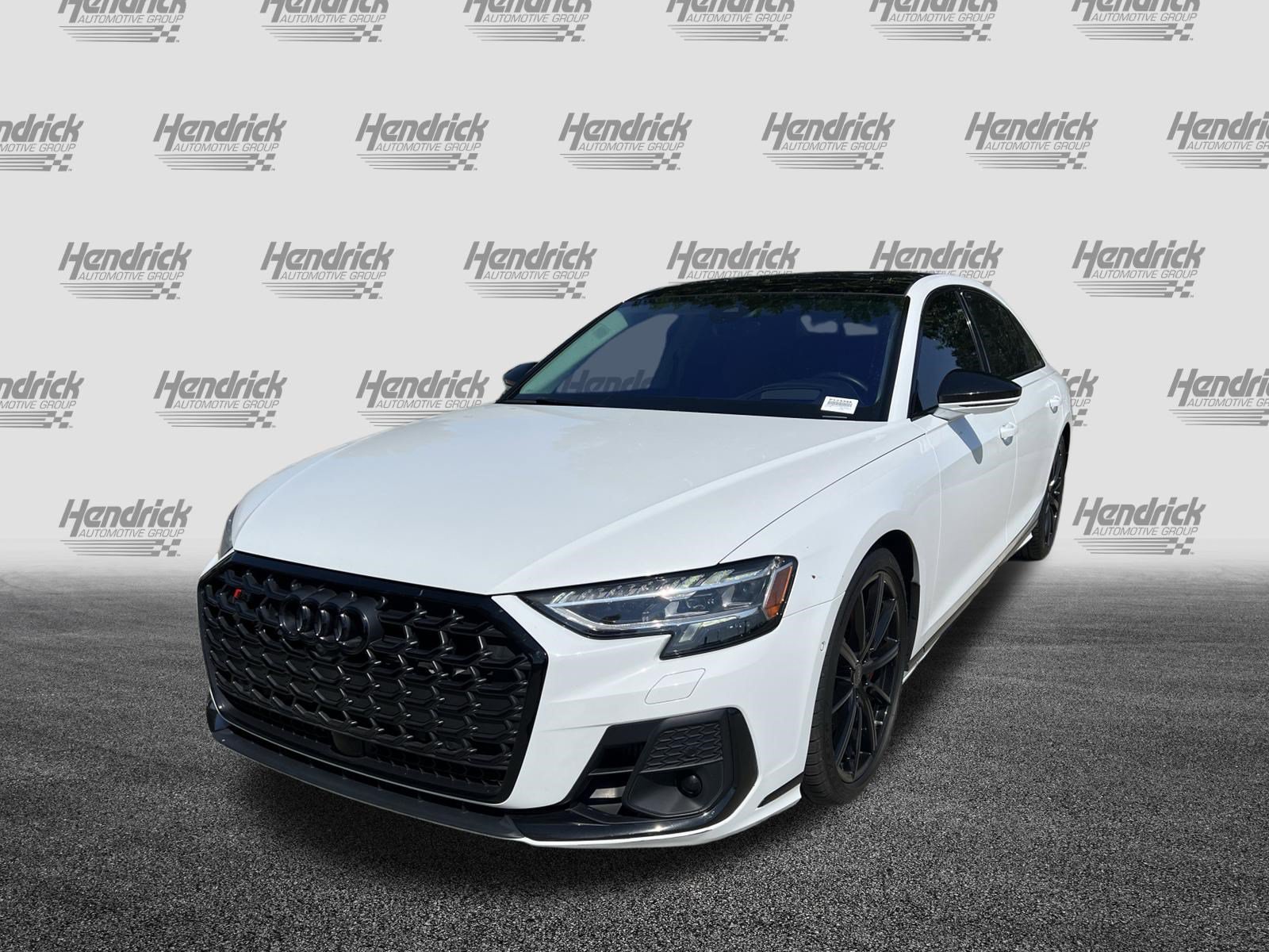 Used 2022 Audi S8 w/ S8 Comfort Plus Package AWD/4WD image 5