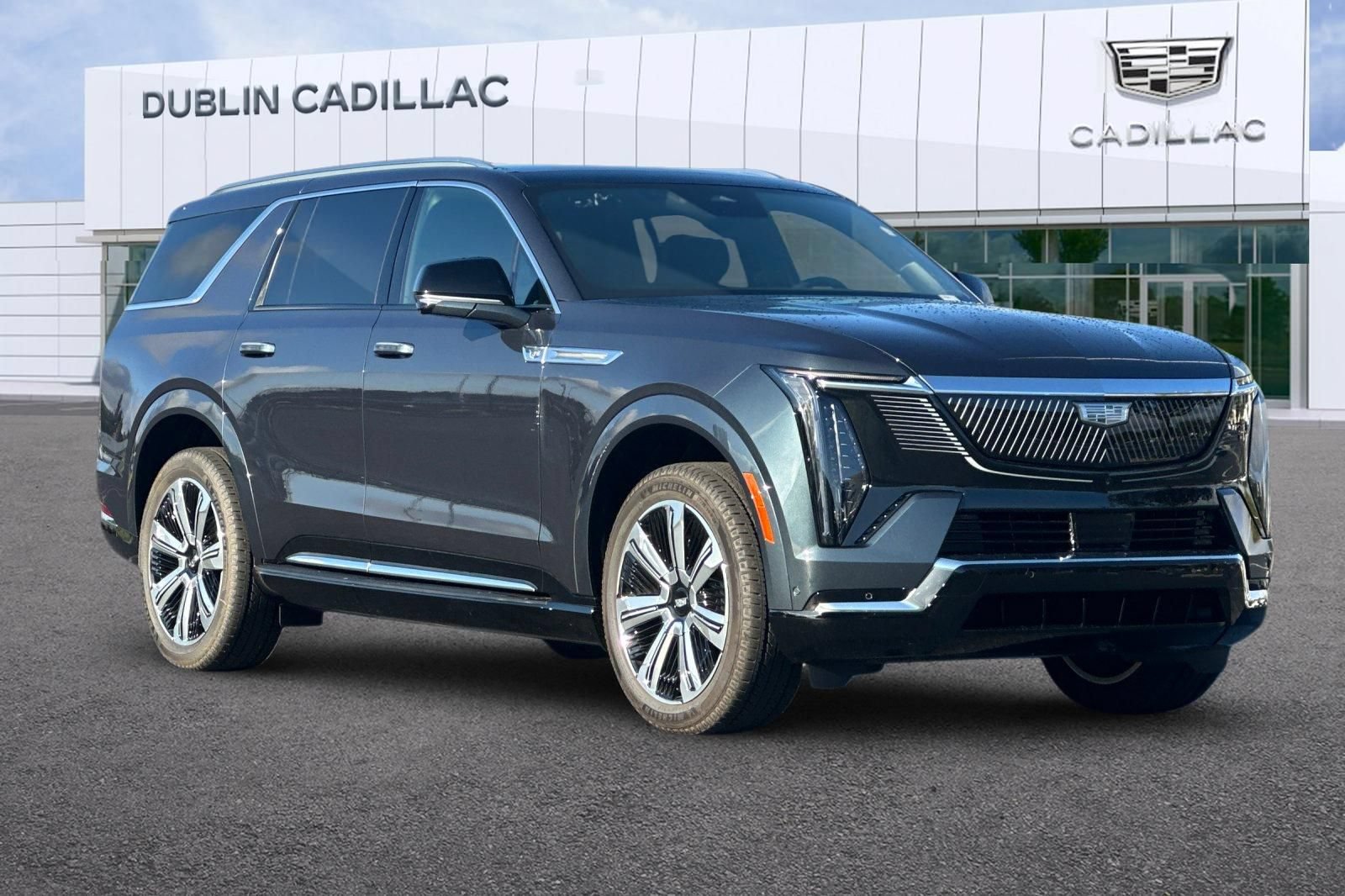Certified 2026 Cadillac Escalade IQL Luxury AWD/4WD image 2