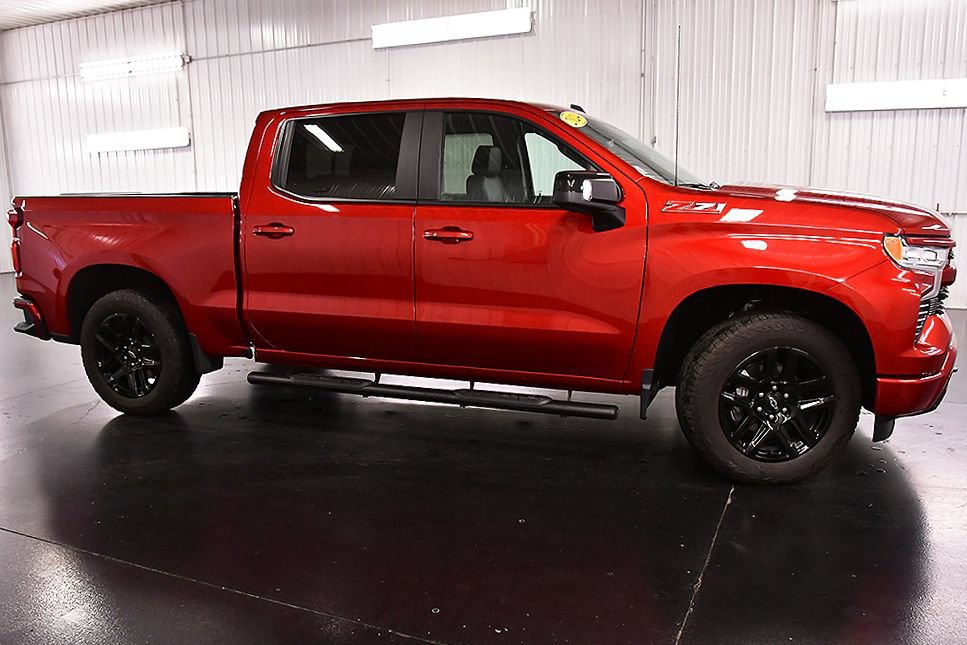 Used 2024 Chevrolet Silverado 1500 RST AWD/4WD image 9