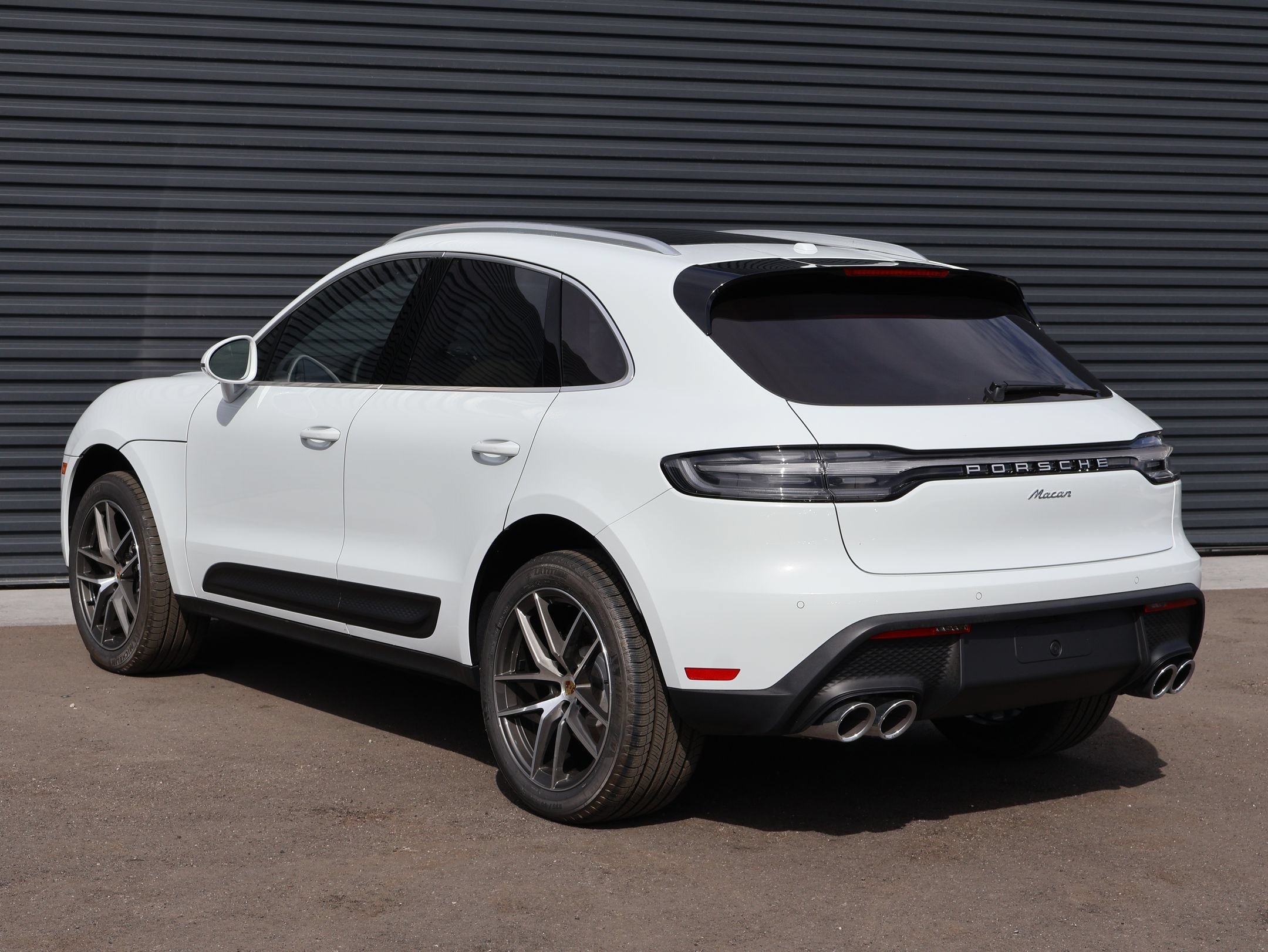 New 2026 Porsche Macan AWD/4WD image 3