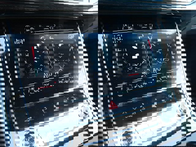 New 2025 Audi Q7 3.0T Prestige image 30